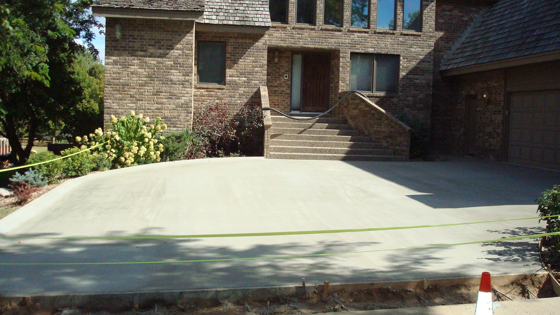 Residential and Commercial flatwork pouring and blockwork masonry services from Voehl Construction Inc.